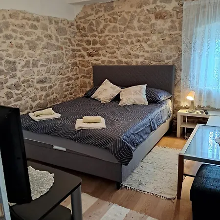 Kostela