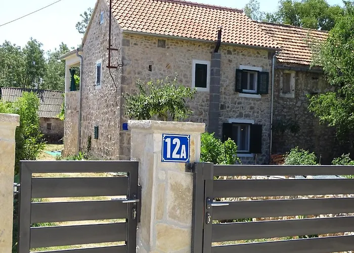 Kostela