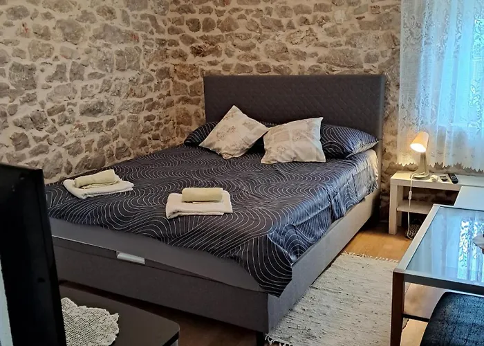 Kostela